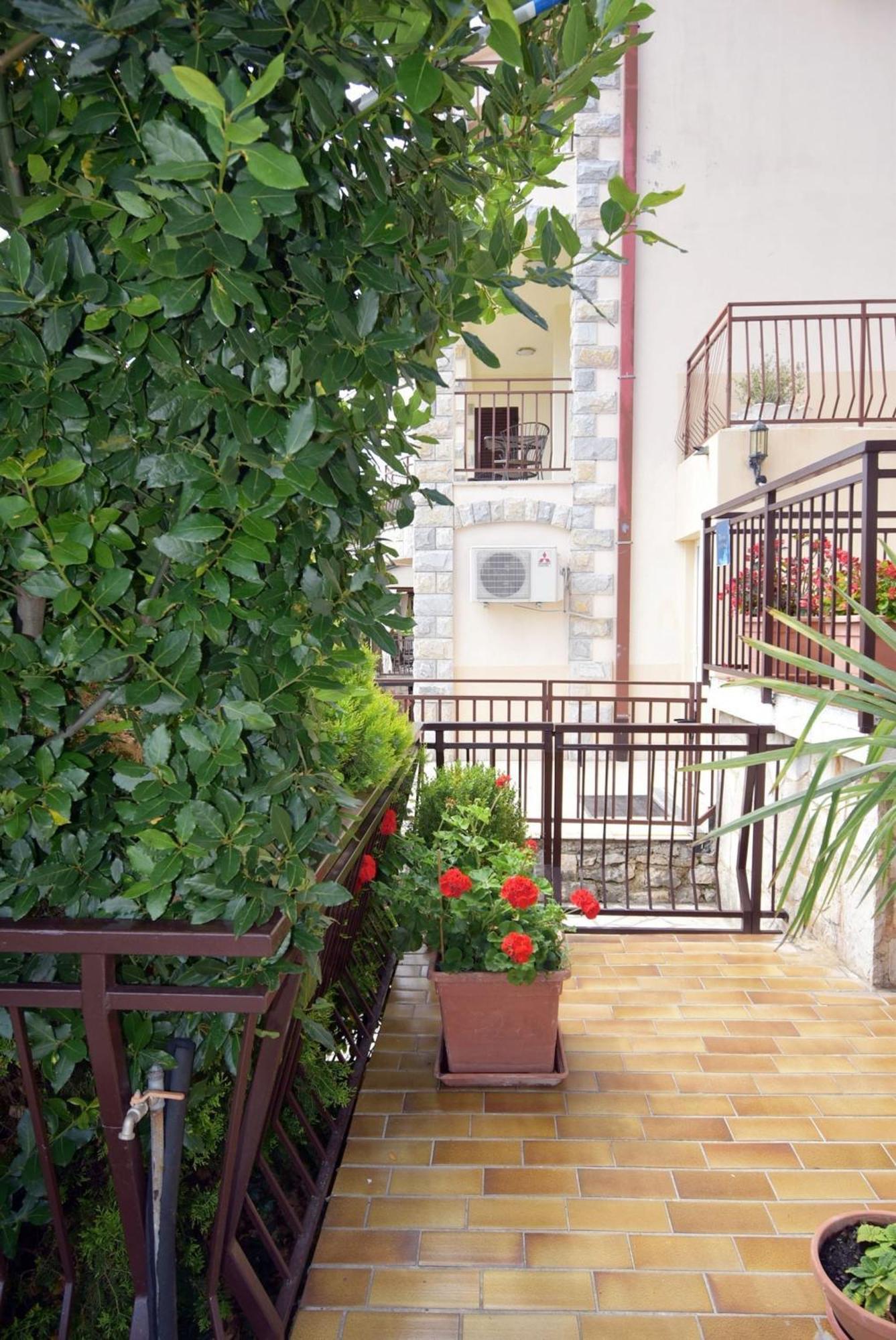 Apartment Neda In Rabac With Bay View エクステリア 写真